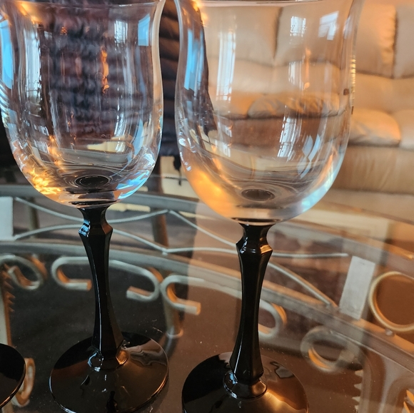 Vintage Black Stem Wine Glasses - Picture 2 of 3